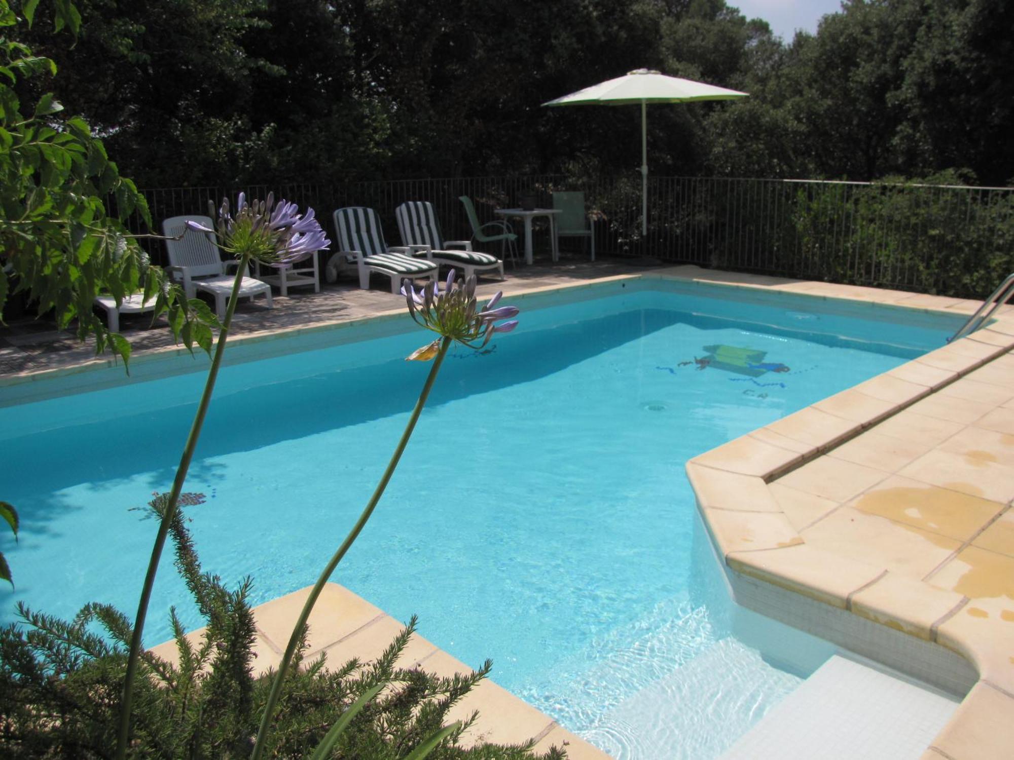 Domaine Du Bois Gite Bleuette Galargues Exteriör bild