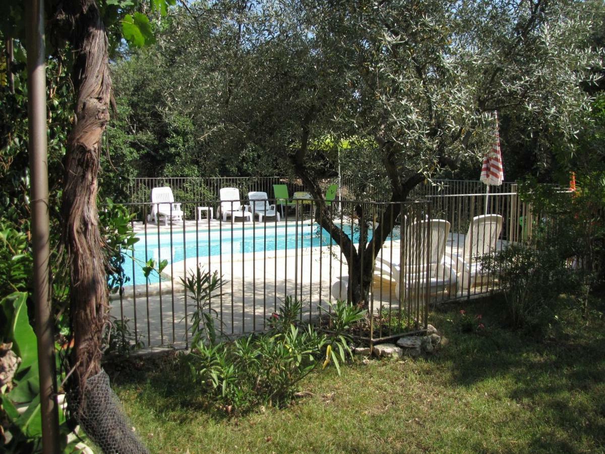 Domaine Du Bois Gite Bleuette Galargues Exteriör bild